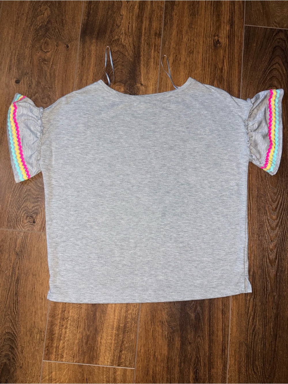 Crown & Ivy Grey Ruffle Flutter Sleeve Top with Colorful Ric Rac Trim - Size XS